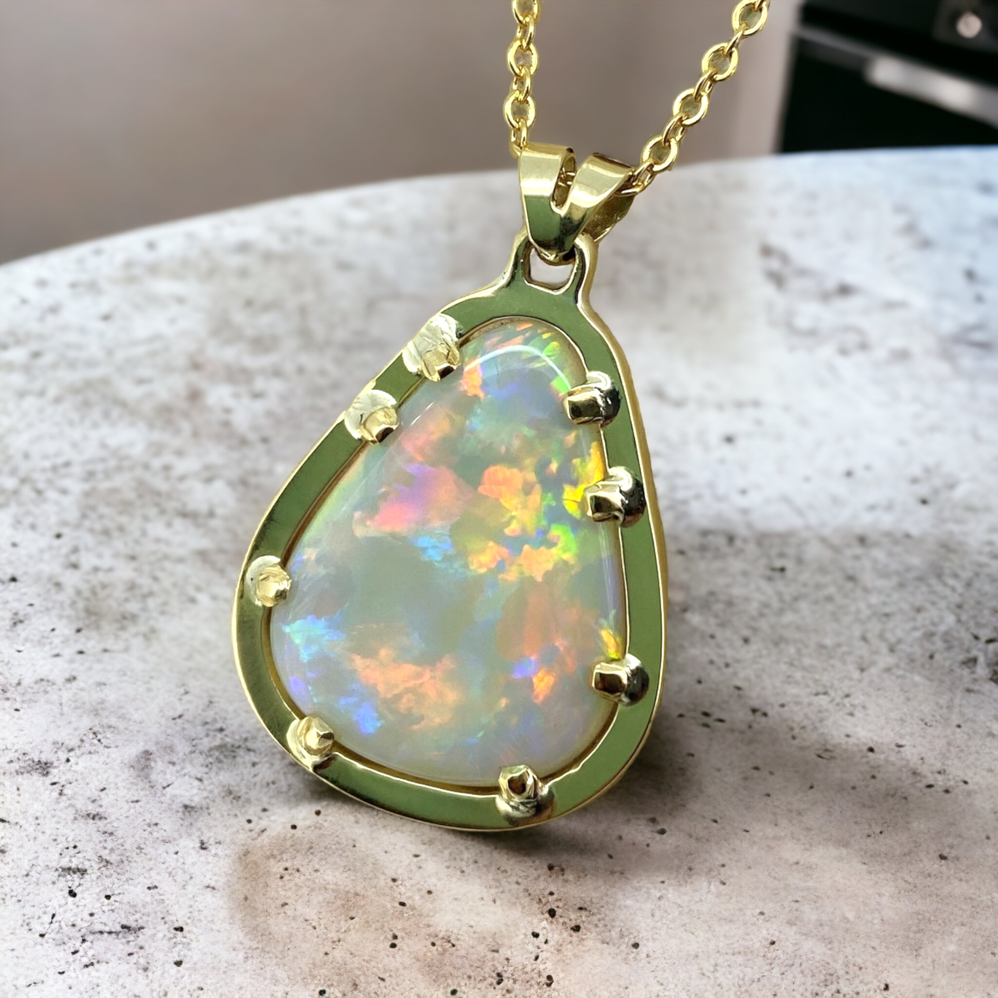 Yellow gold opal pendant deals