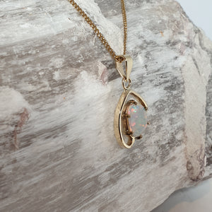 Coober Pedy Crystal Opal Gold Pendant 056C
