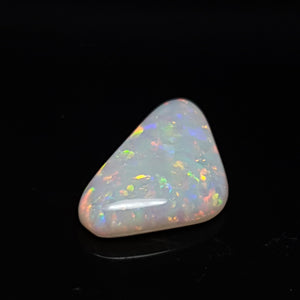 White opal from the 14 mile Coober Pedy 046L