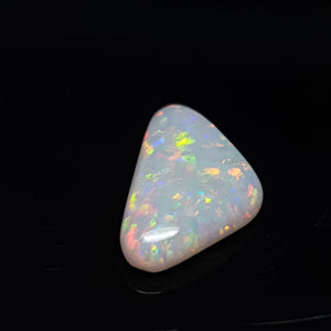White opal from the 14 mile Coober Pedy 046L