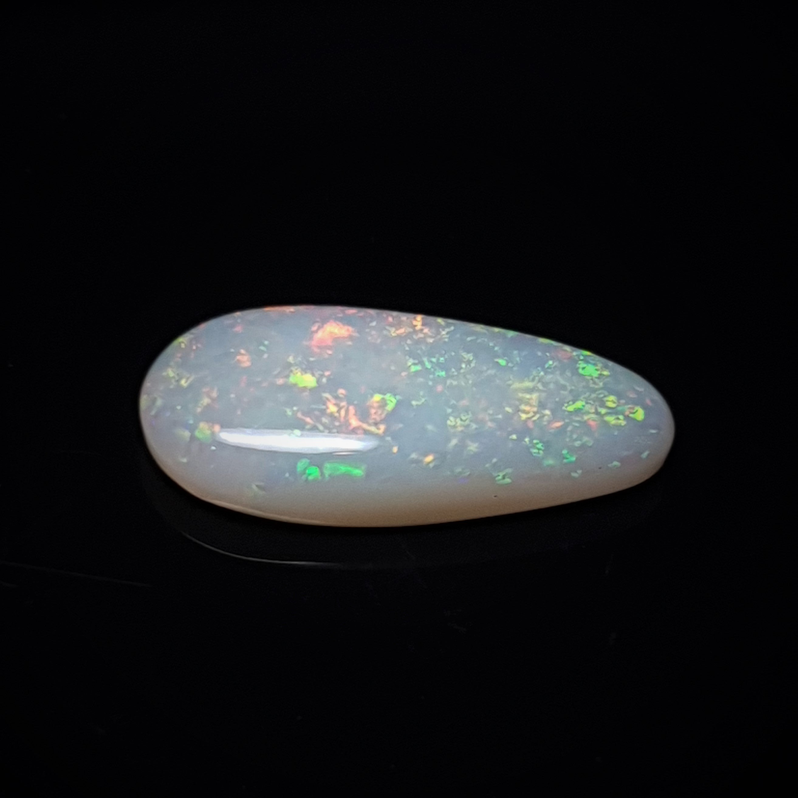 White opal from the 12 mile field Coober Pedy 067P