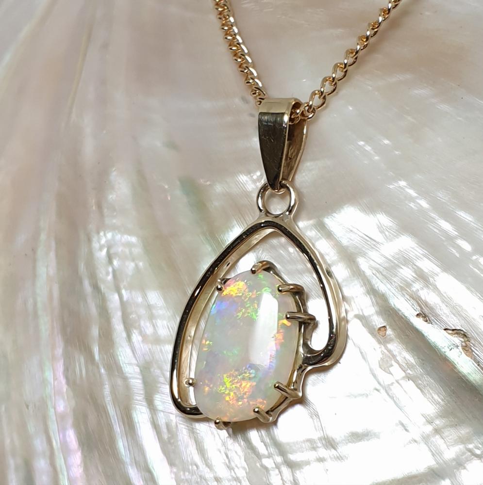 Crystal Opal Pendant 076A