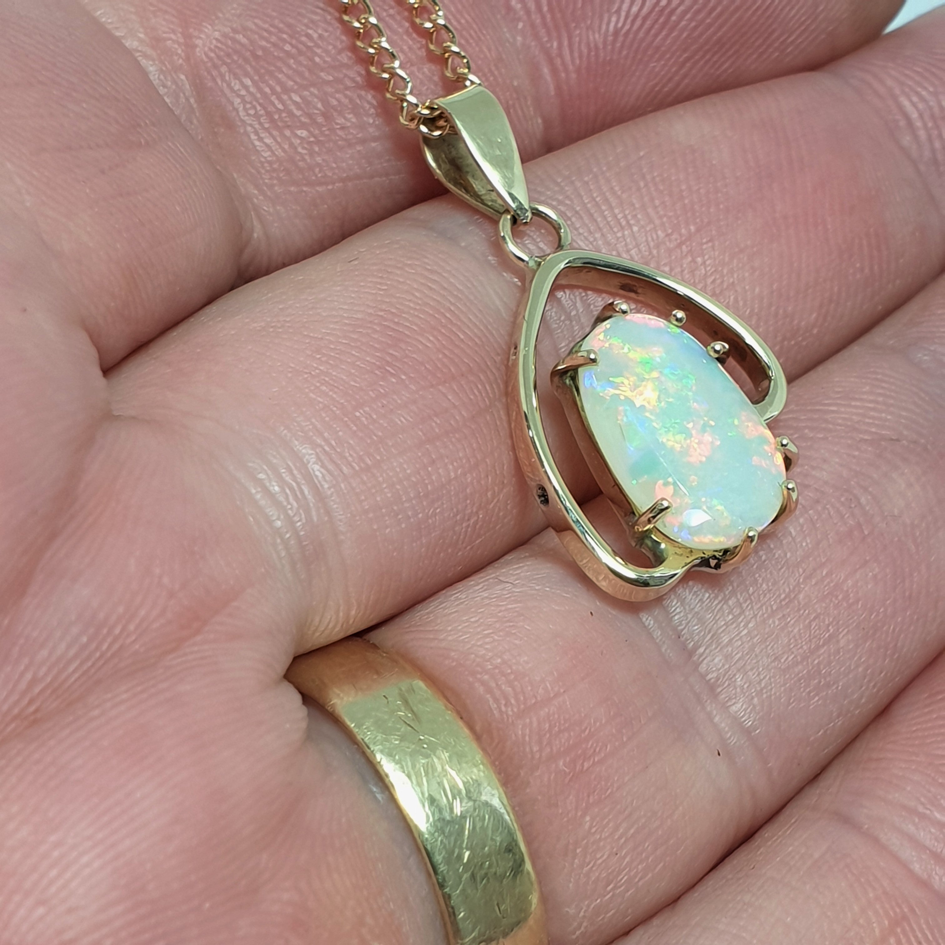 Crystal Opal Pendant 076A