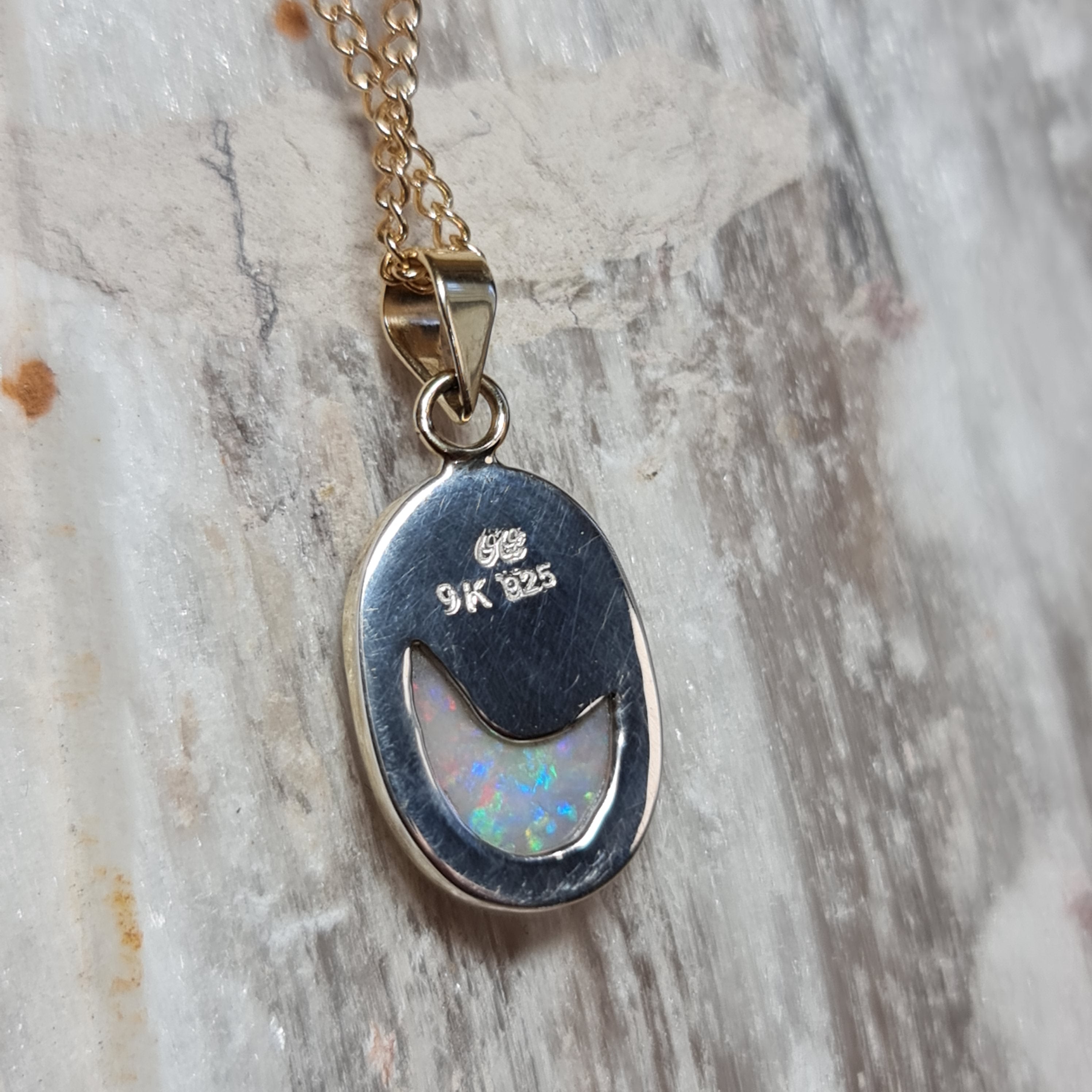 9ct Gold Coober Pedy Crystal Opal Pendant 084g