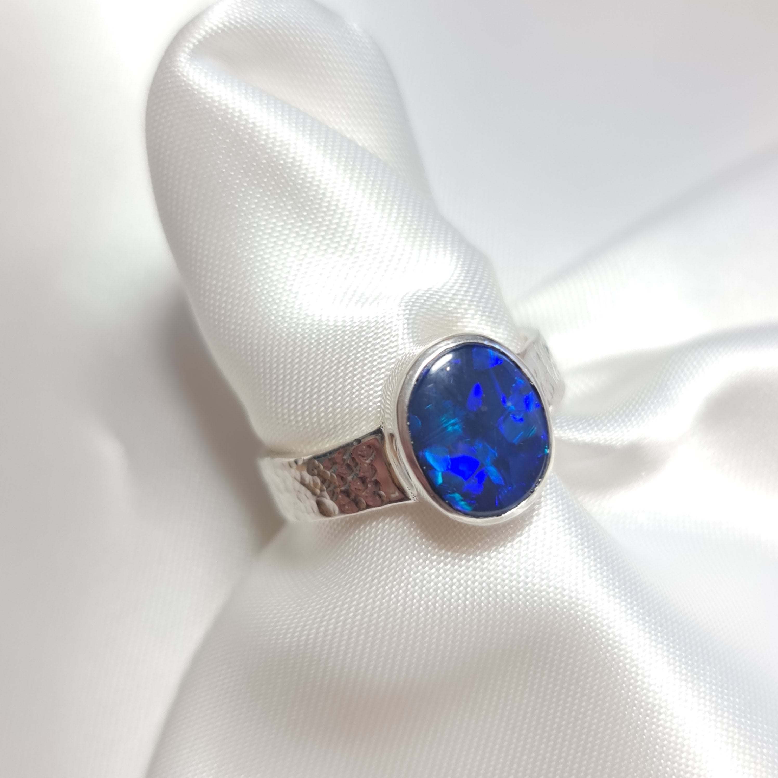 Mystic Blue Lightning Ridge Opal Ring 080F