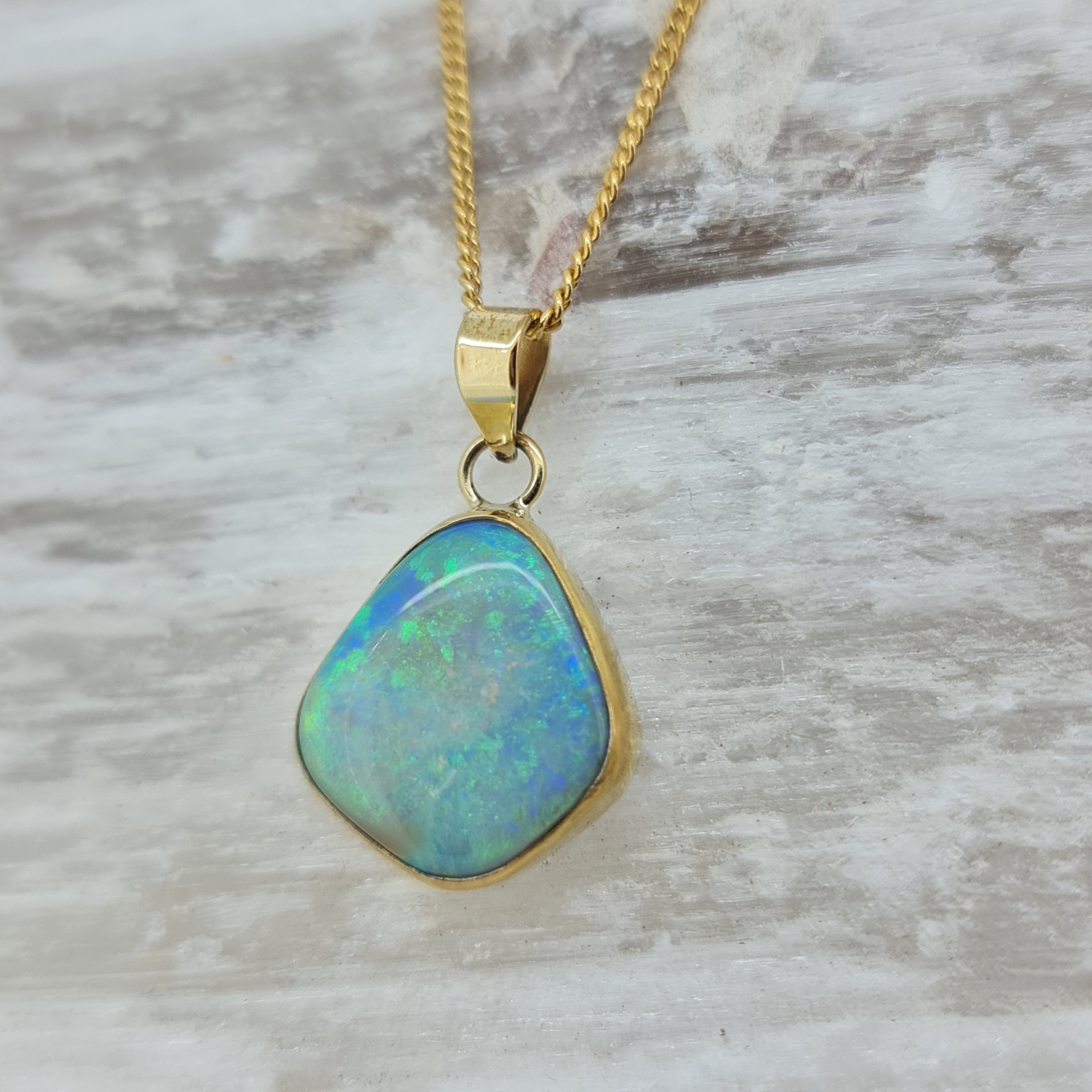 9ct Gold Coober Pedy Olympic Opal Pendant 084B