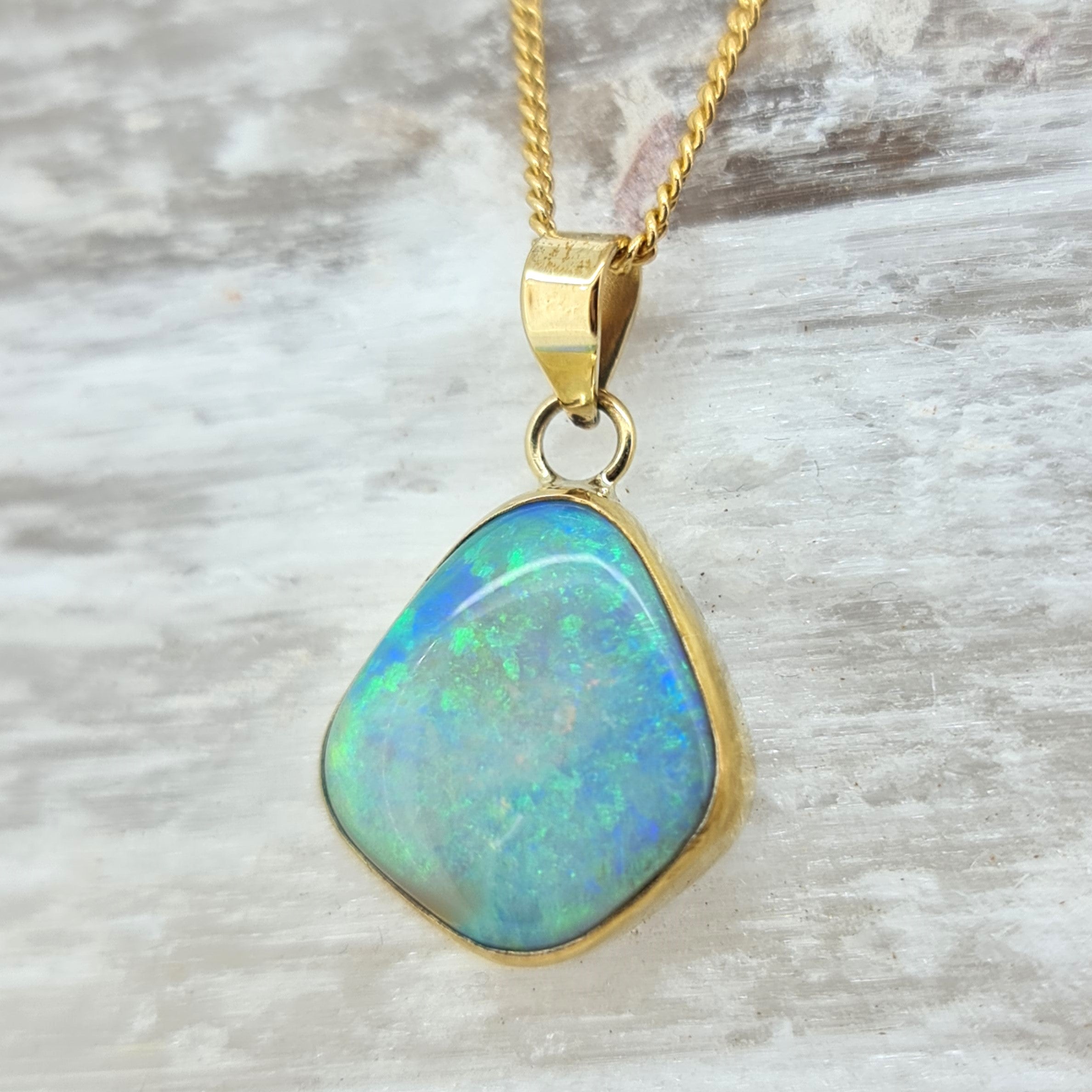 9ct Gold Coober Pedy Olympic Opal Pendant 084B
