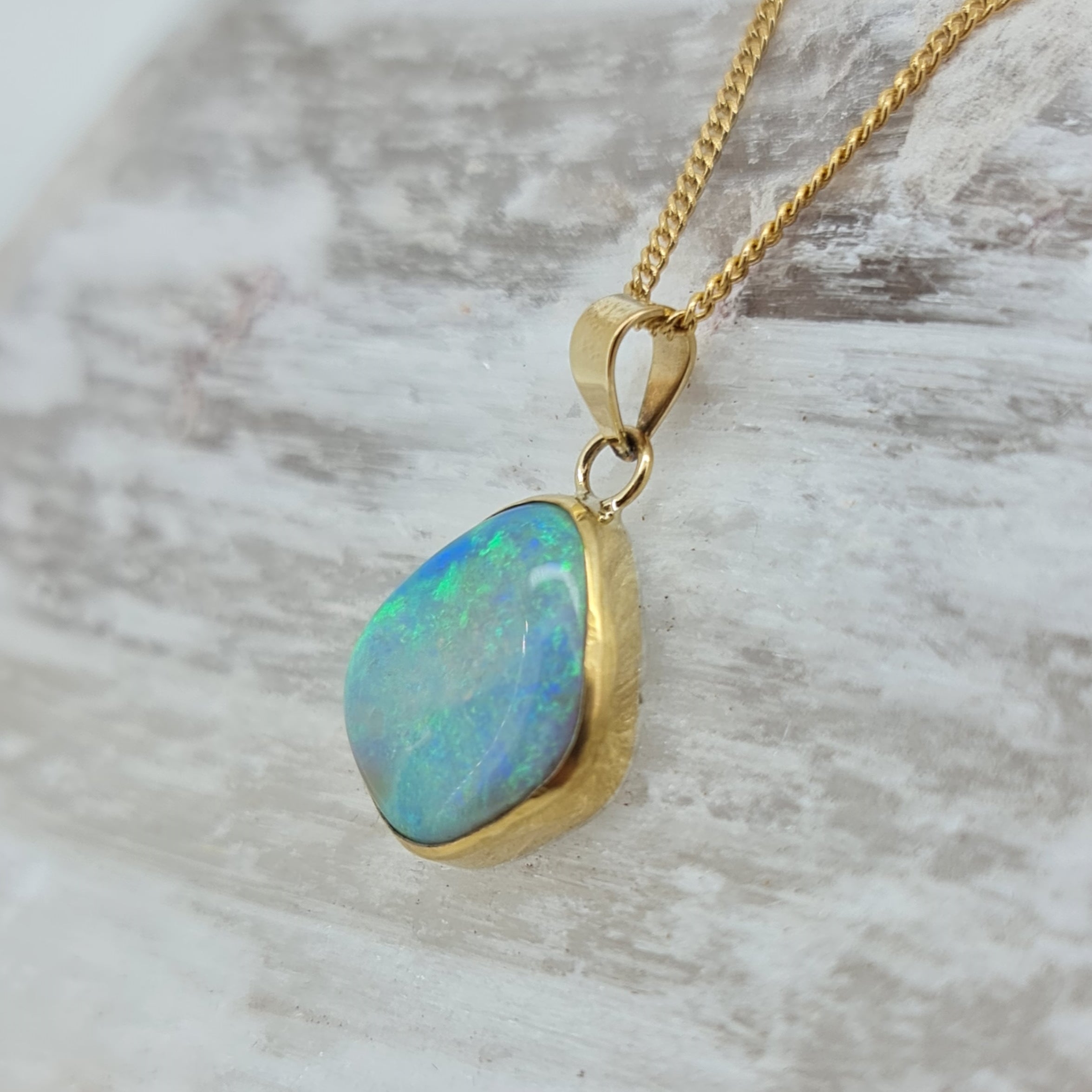 9ct Gold Coober Pedy Olympic Opal Pendant 084B