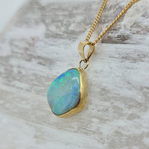 9ct Gold Coober Pedy Olympic Opal Pendant 084B